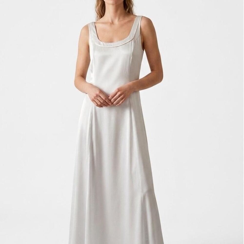 Vintage Queen Anne’s Lace by Eileen West 100% silver silk maxi nightgown sz Sml